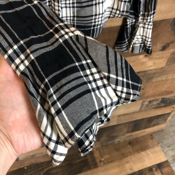 Sanctuary‎ top - Picture 5 of 9